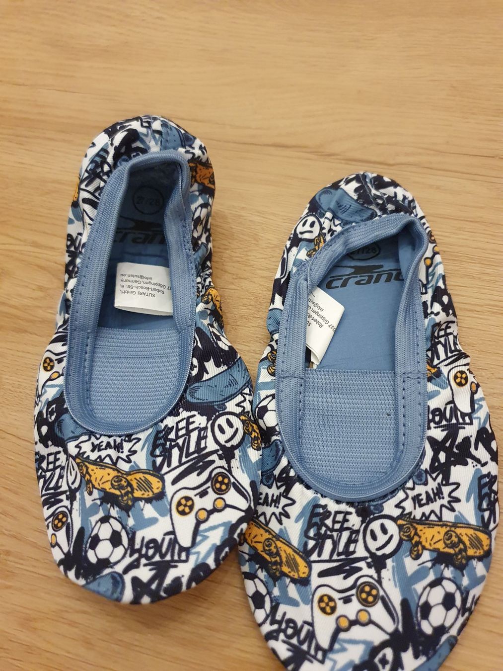 Scarpe per ragazzi: Turnschläppchen Gr. 27/28, Fußball, NEU – Nuovo (secondo la descrizione) da Heinrichswil venduto da frankie19860