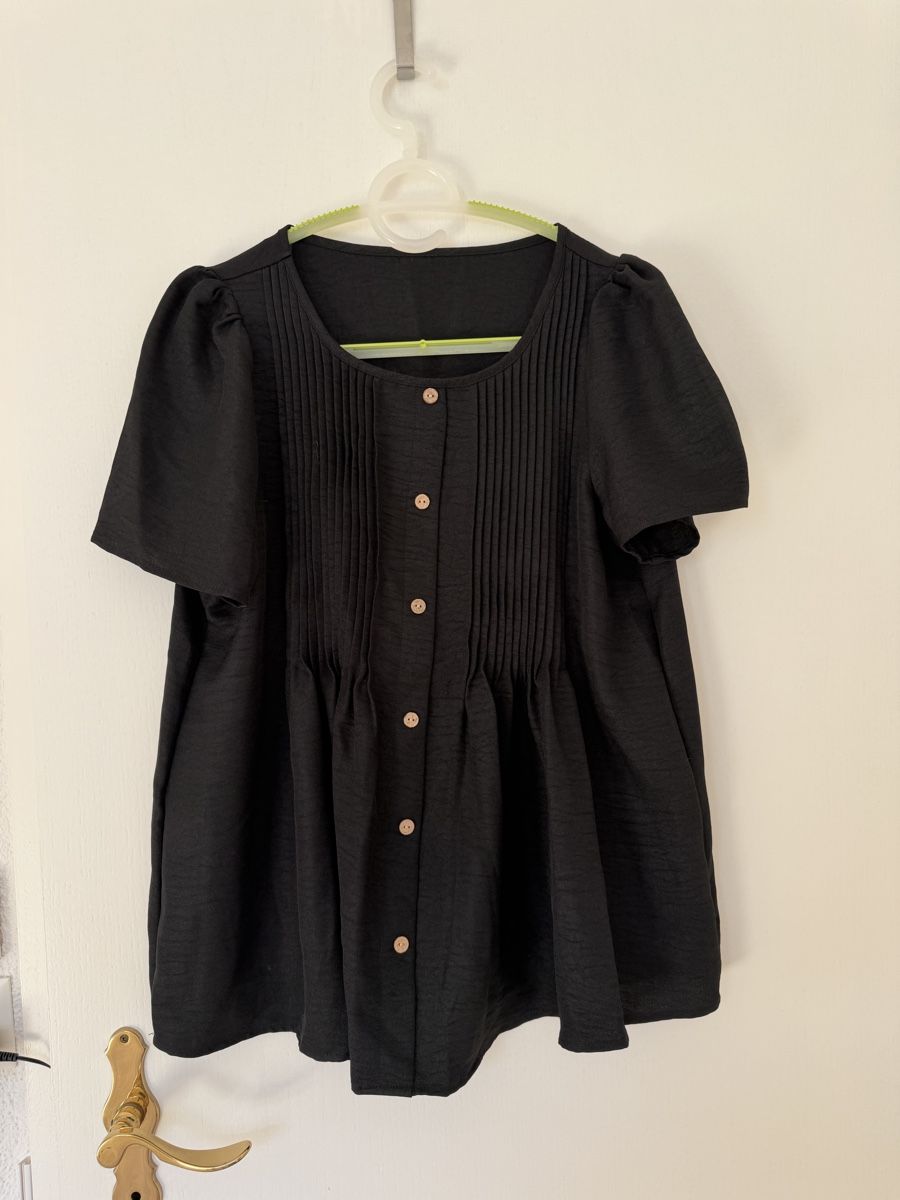 Lotti di vestiti: Kleider Set Grösse XL NEU – Nuovo (secondo la descrizione) da Schübelbach venduto da Sambodscha 1