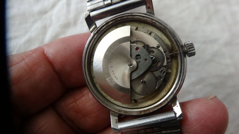 Rodania Montres: RODANIA  HERREN ANTIK UHR.AUTOMATIC.DATE, LÄÜFT--34X38MM – D'occasion à zürich par ahmad01 7
