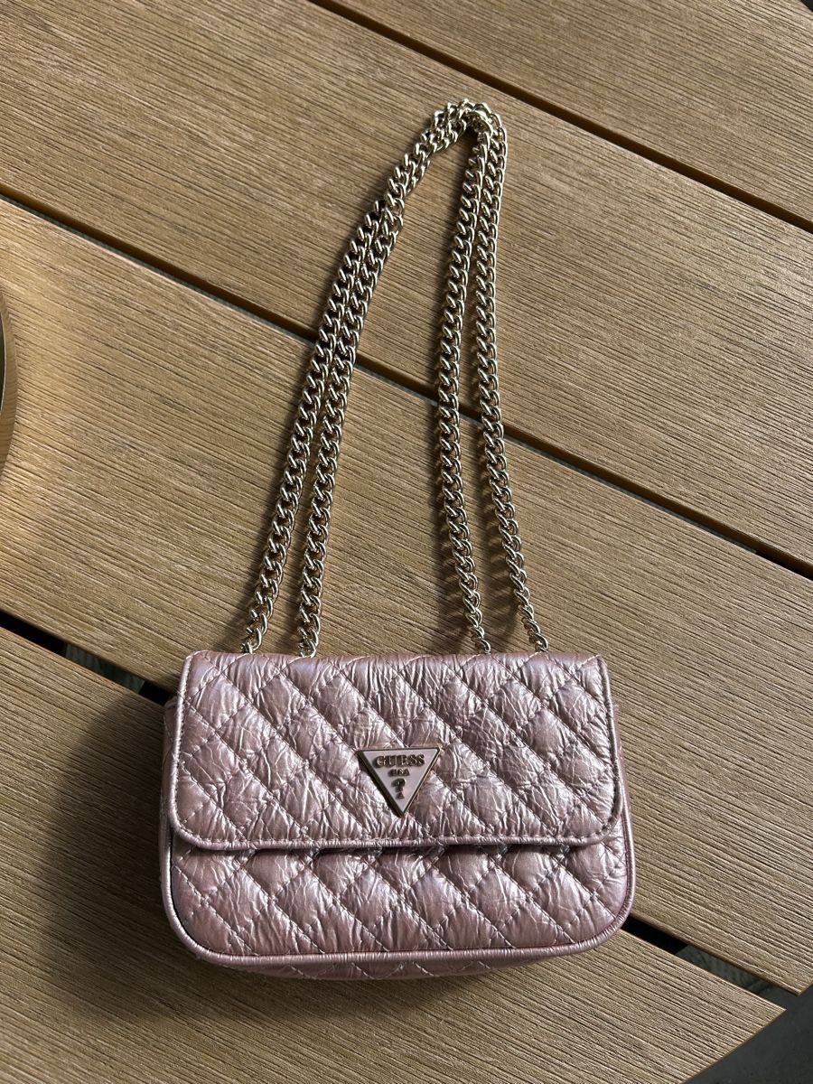 Guess Taschen für Damen: Guess metallic Tasche neu – Neu (gemäss Beschreibung) aus Egerkingen von thelifeofpablo