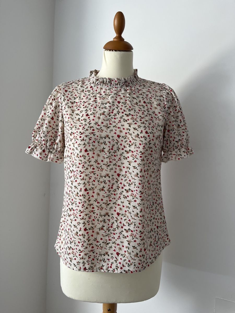 Lotti di vestiti: Bluse und Jeans - neuwertig – Nuovo (secondo la descrizione) da Killwangen venduto da 2001wein 2