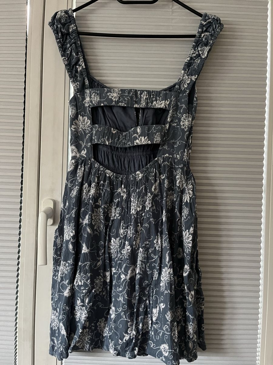Stradivarius Vestiti: Stradivarius Kleid blau mit Blumenmuster  – Usato da Stadel venduto da Comporta 2