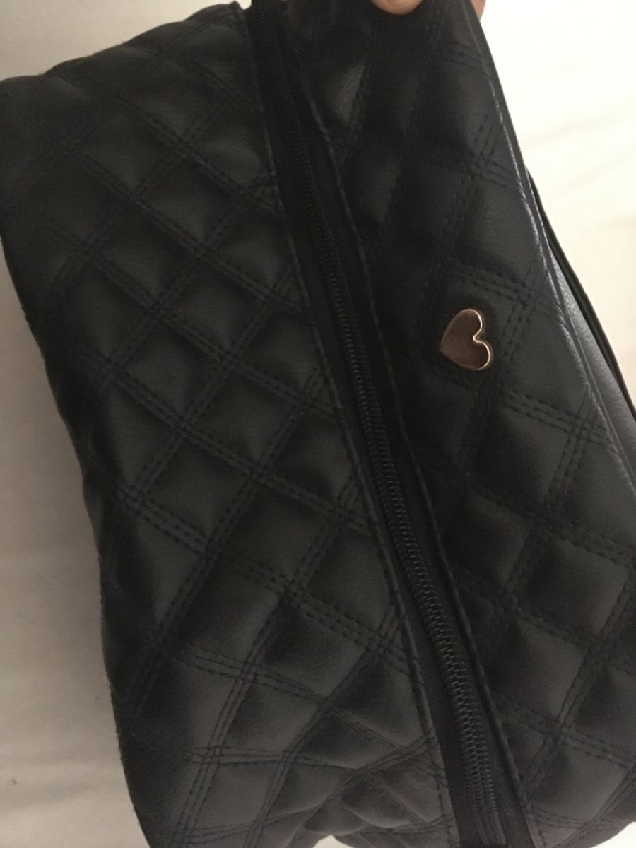 Trousses de maquillage: grosses Necessaire – D'occasion à Bassersdorf par secondhand_clothing