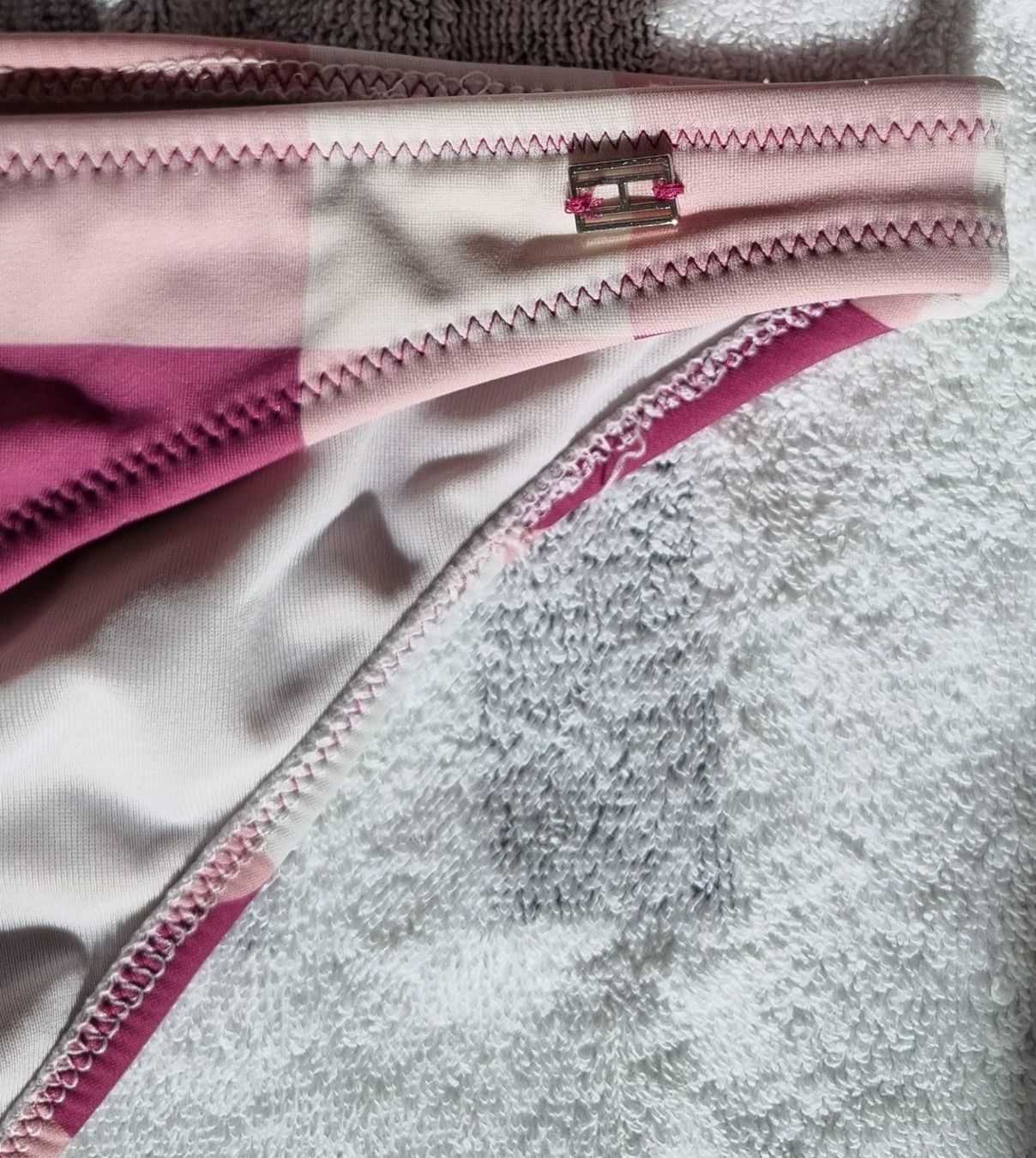 Tommy Hilfiger Costumi da bagno & Bikini: Tommy Hilfiger/ Oneill Bikini – Usato da Zumikon venduto da theMiinimalist 6
