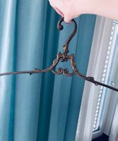 Bronze oder Messing Kleiderbügel