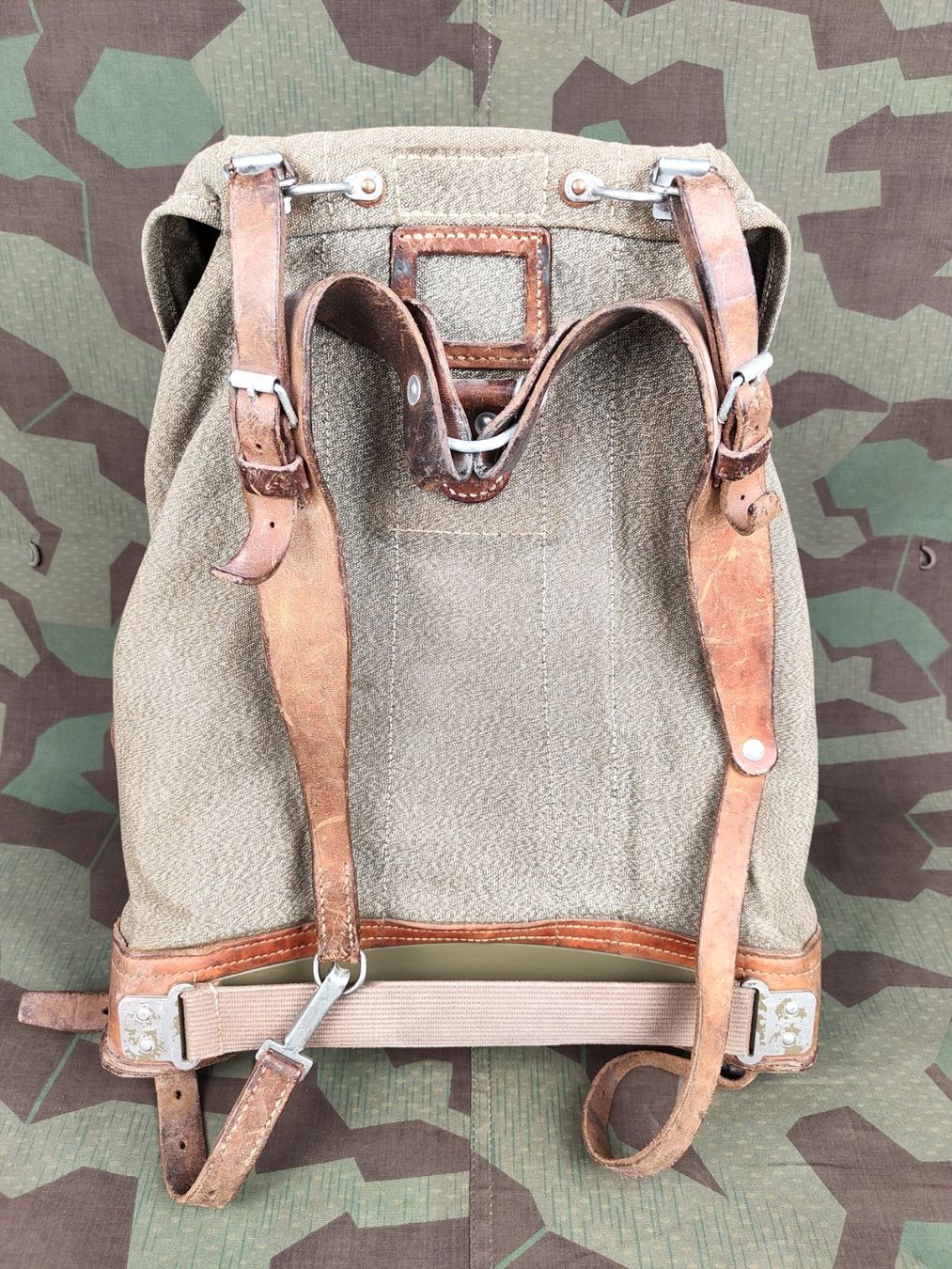 Schweizer Armee Uniformen: Rucksack Ord. 1958, Variante 2 – Gebraucht aus Bauma von SwissMilitaria