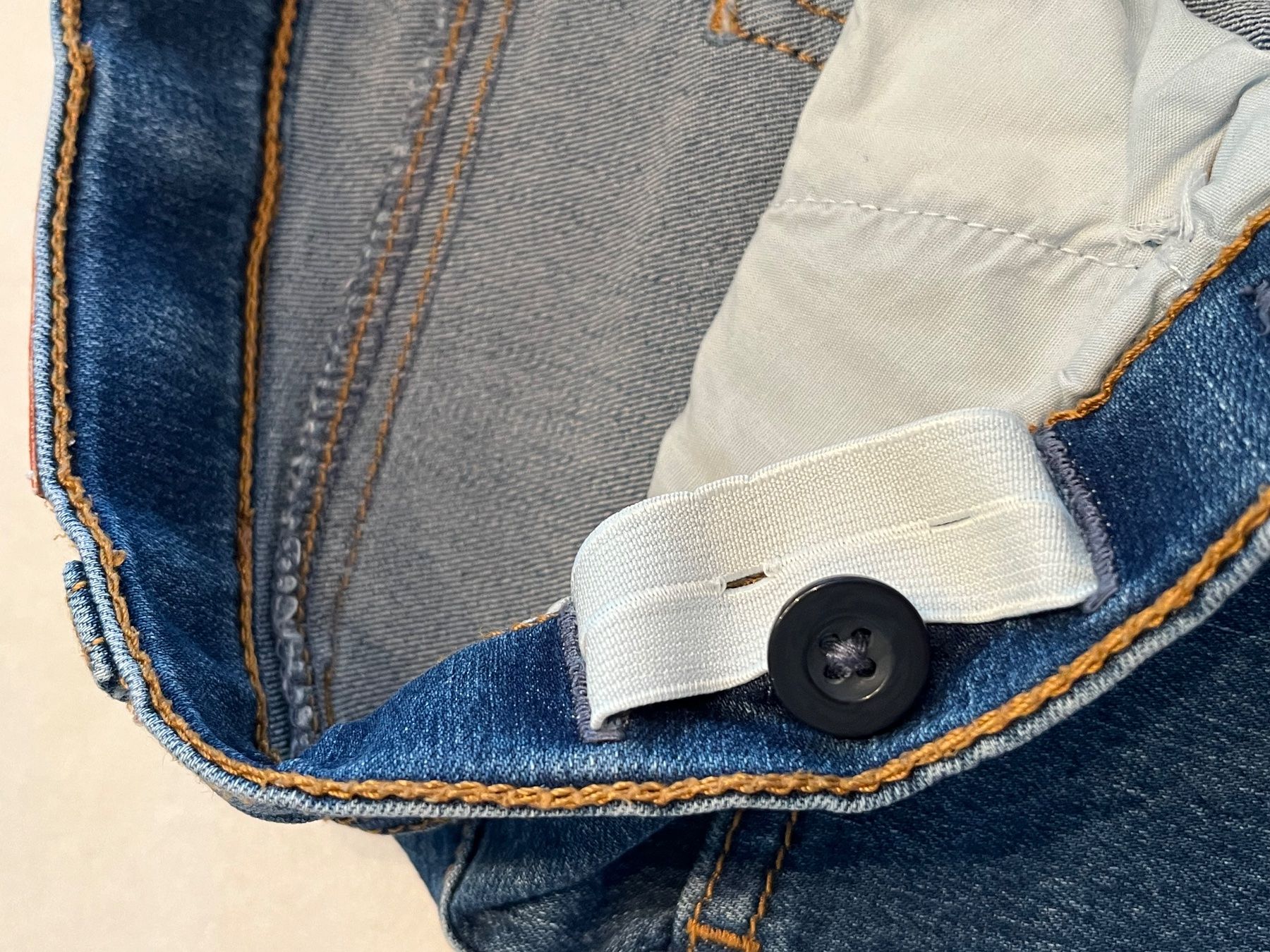 Petit Bateau Pantaloni: Petit Bateau Jeans Mädchen 8J/128cm – Usato da Zürich venduto da asocaciu 2