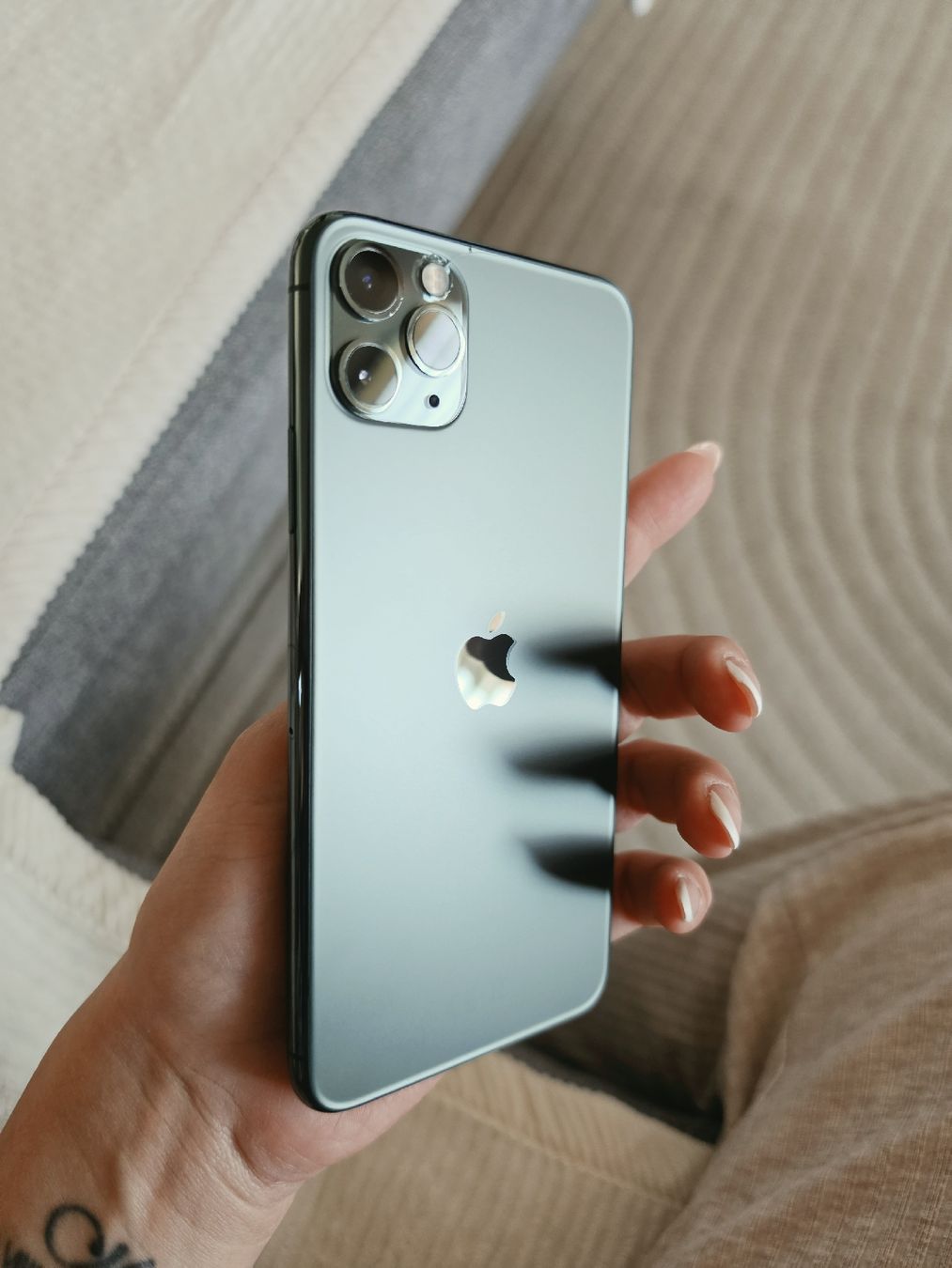 Apple Telefoni cellulari / Smartphones: iPhone 11 Pro Max – Usato da Herznach venduto da _minions 1