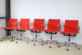 Vitra Eames Bürostühle EA118 (Höhenverstellbar)