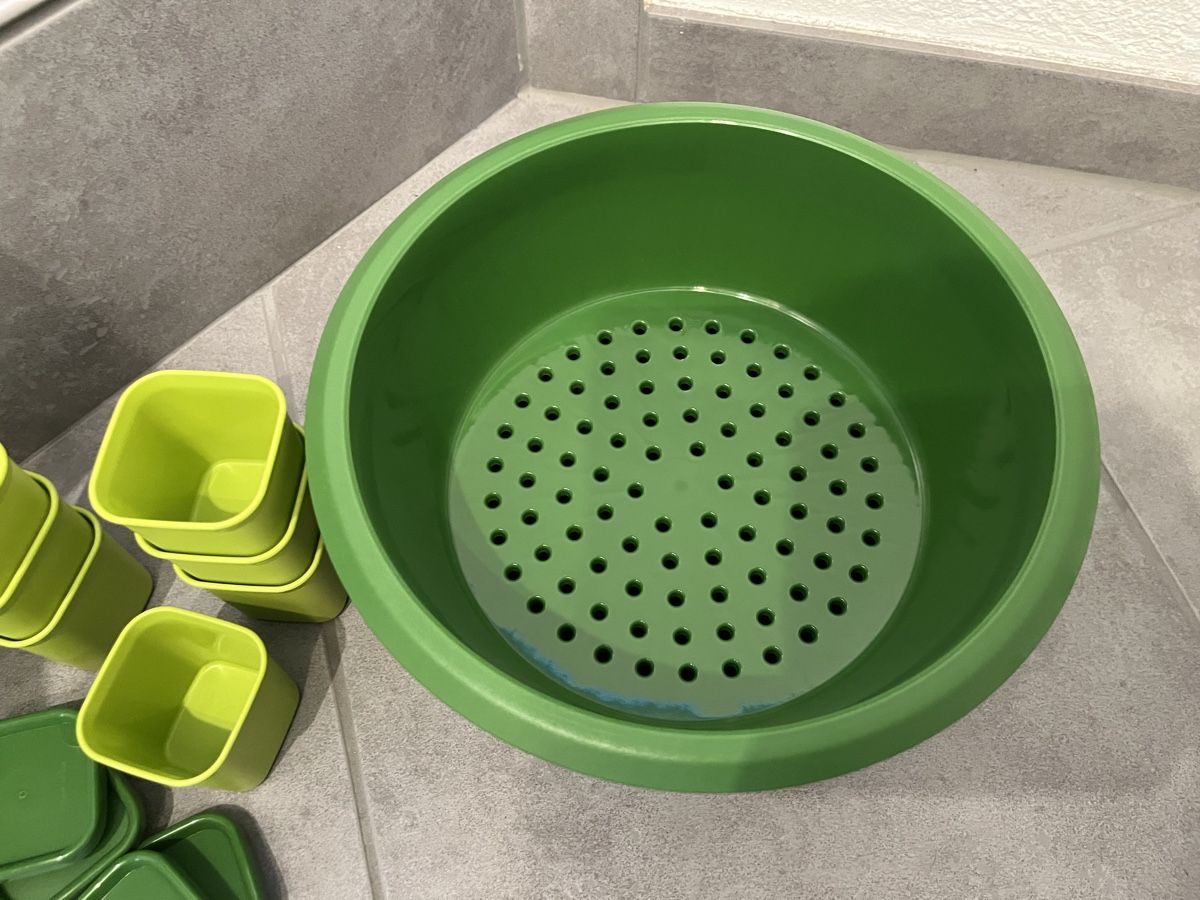 Tupperware Behälter & Ähnliches: Tupperware Microgourmet inkl. Becher – Neu (gemäss Beschreibung) aus Othmarsingen von saliwu 2