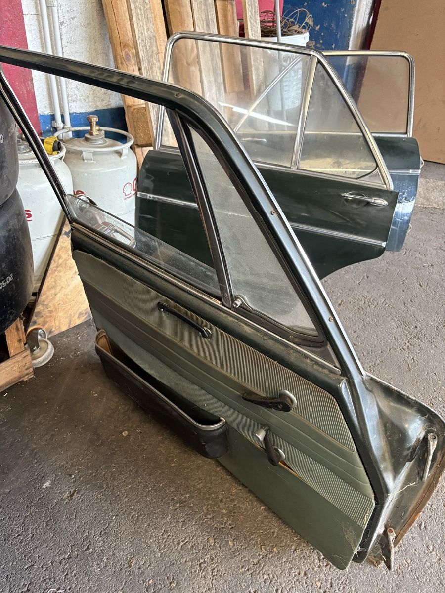 Tutti pezzi di ricambio auto: Portes complètes Austin, MG, ADO16 – Usato da Montmollin venduto da Adr_gret12 3