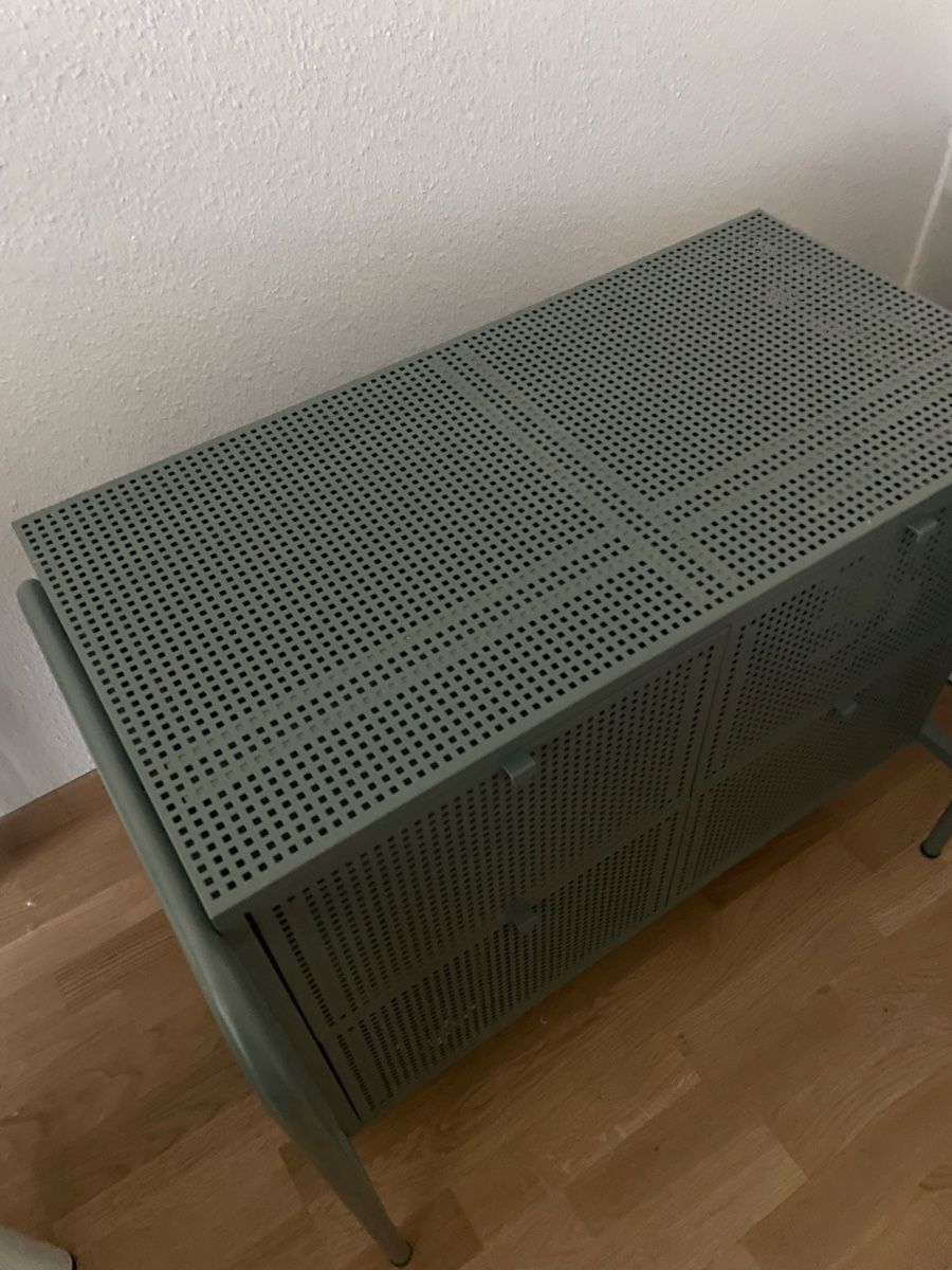 Cassettiere: IKEA NIKKEBY Kommode mit 4 Schubladen/Commode à 4 tiroirs – Nuovo (secondo la descrizione) da Biel/Bienne venduto da yas_mwa 1