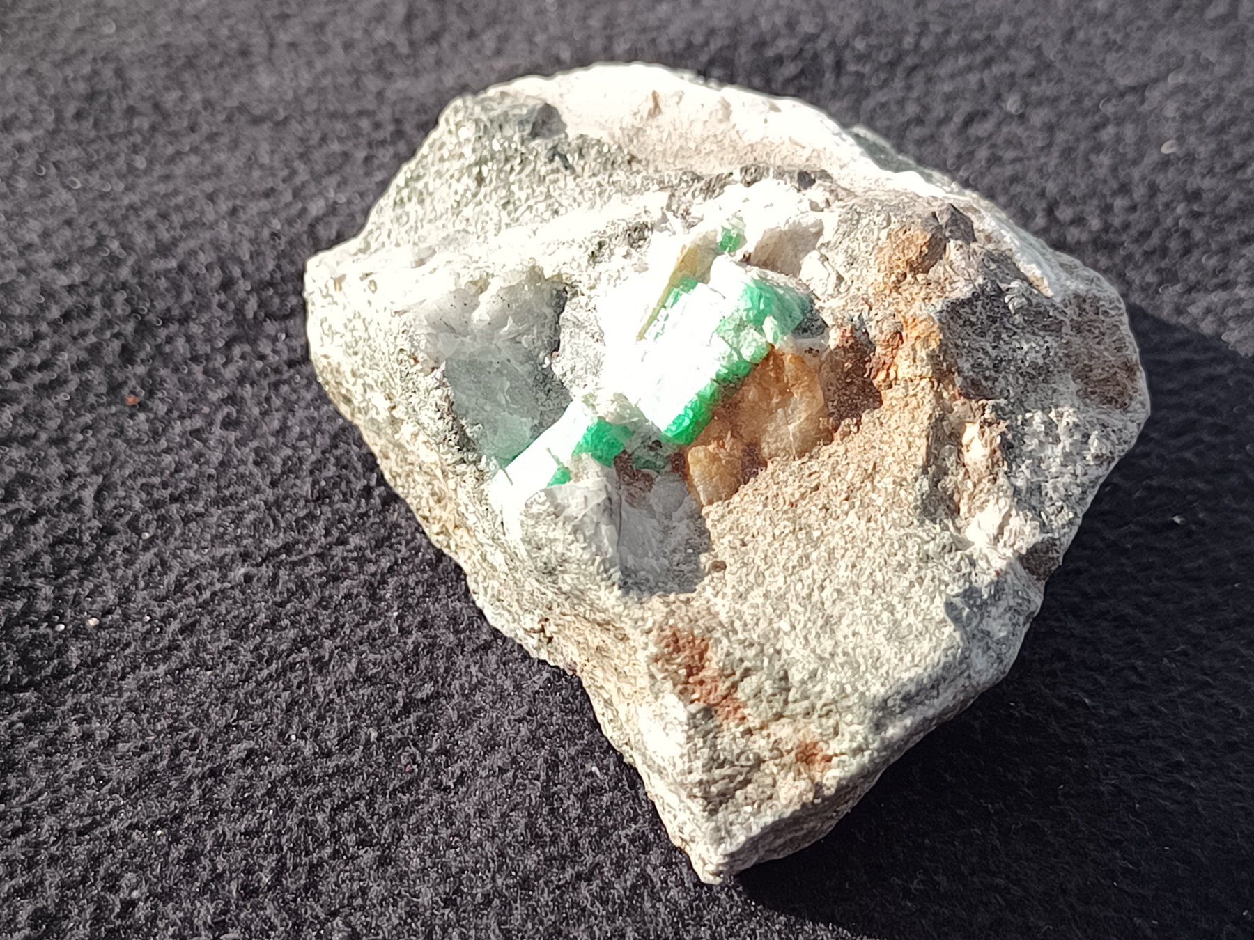 Minerali & Pietre curative: Smaragd Rohstein 7x5x4cm Stufe Emerald raw – Usato da Winterthur venduto da sekkohsam 2