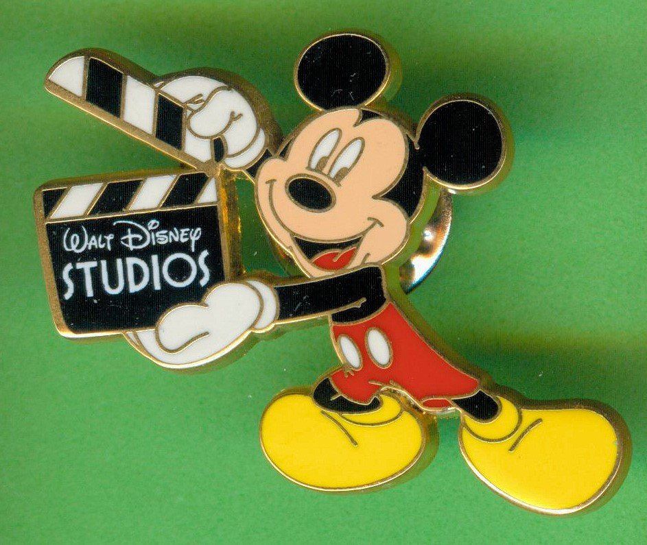 Disney Placchette & Badge: Disney   MICKEY  Studio – Usato da Winterthur venduto da Sammleroase