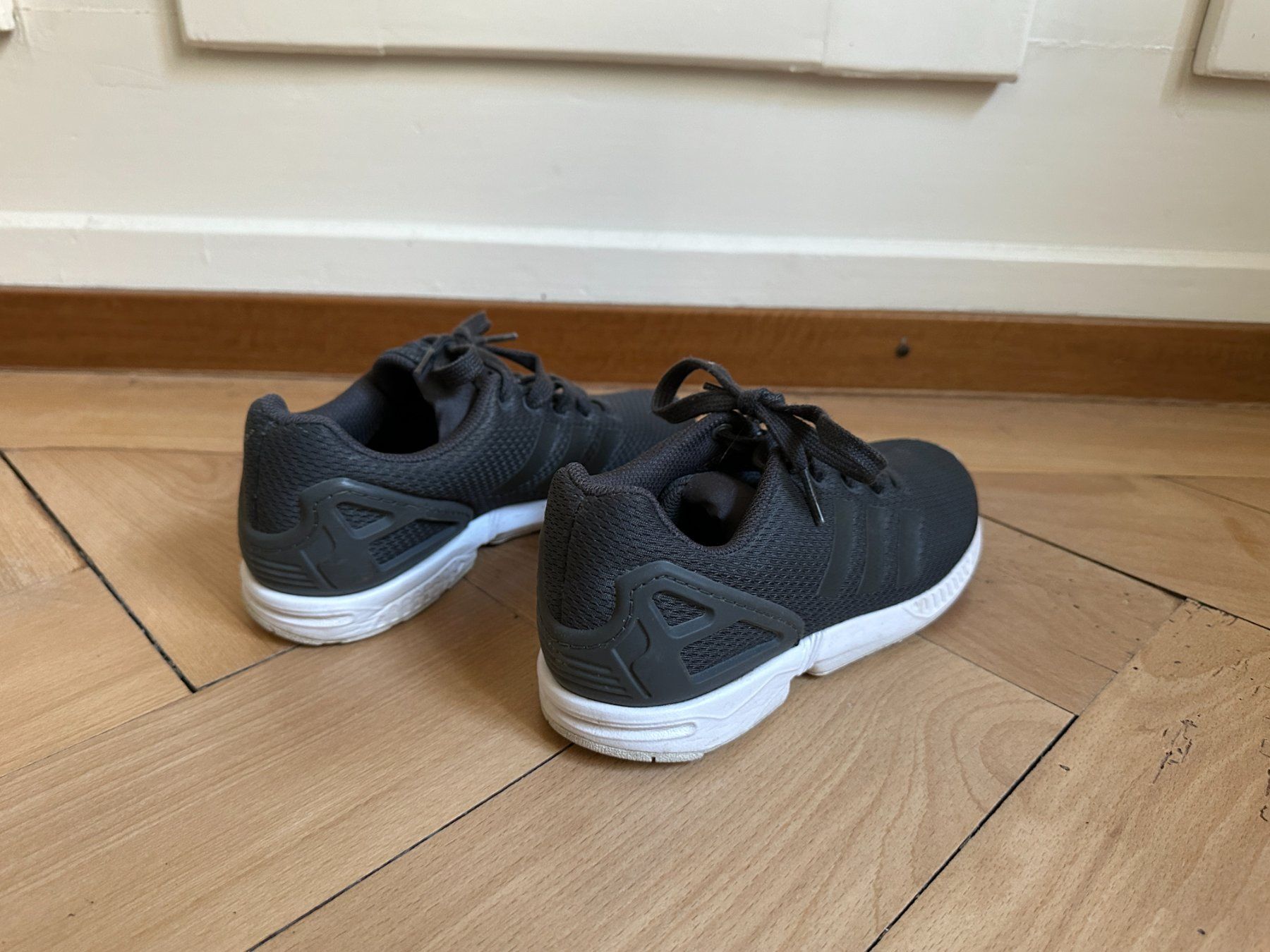 Adidas Scarpe da donna: ADIDAS Torsion Sneaker dunkelgrau 35 – Usato da Zürich venduto da Diazaio 2