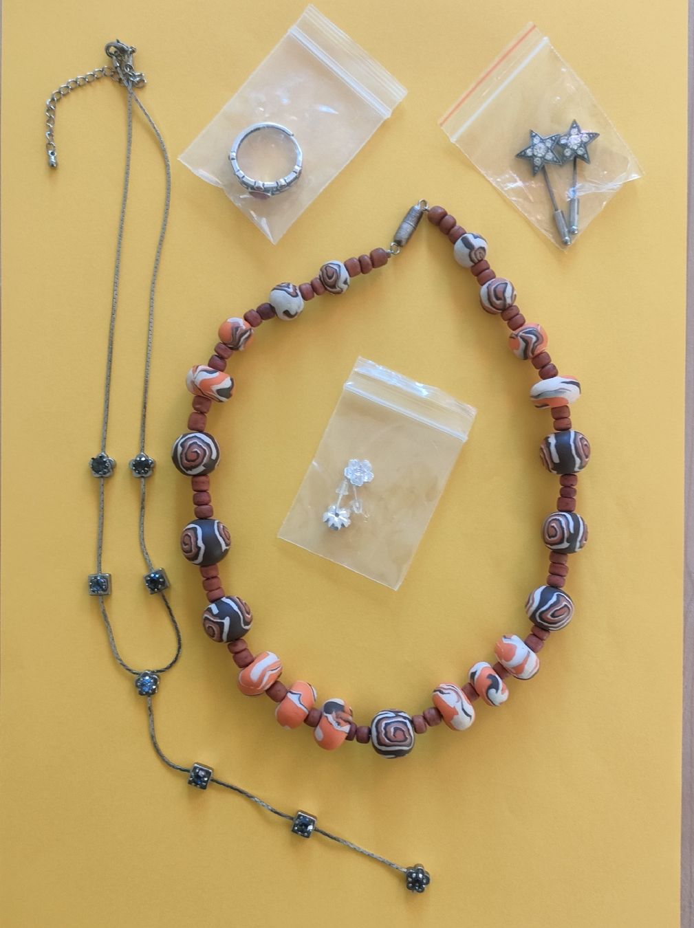Altri gioielli: Modeschmuck. Ohrstecker und Ring neu – Usato da Oberuzwil venduto da Rainbow64