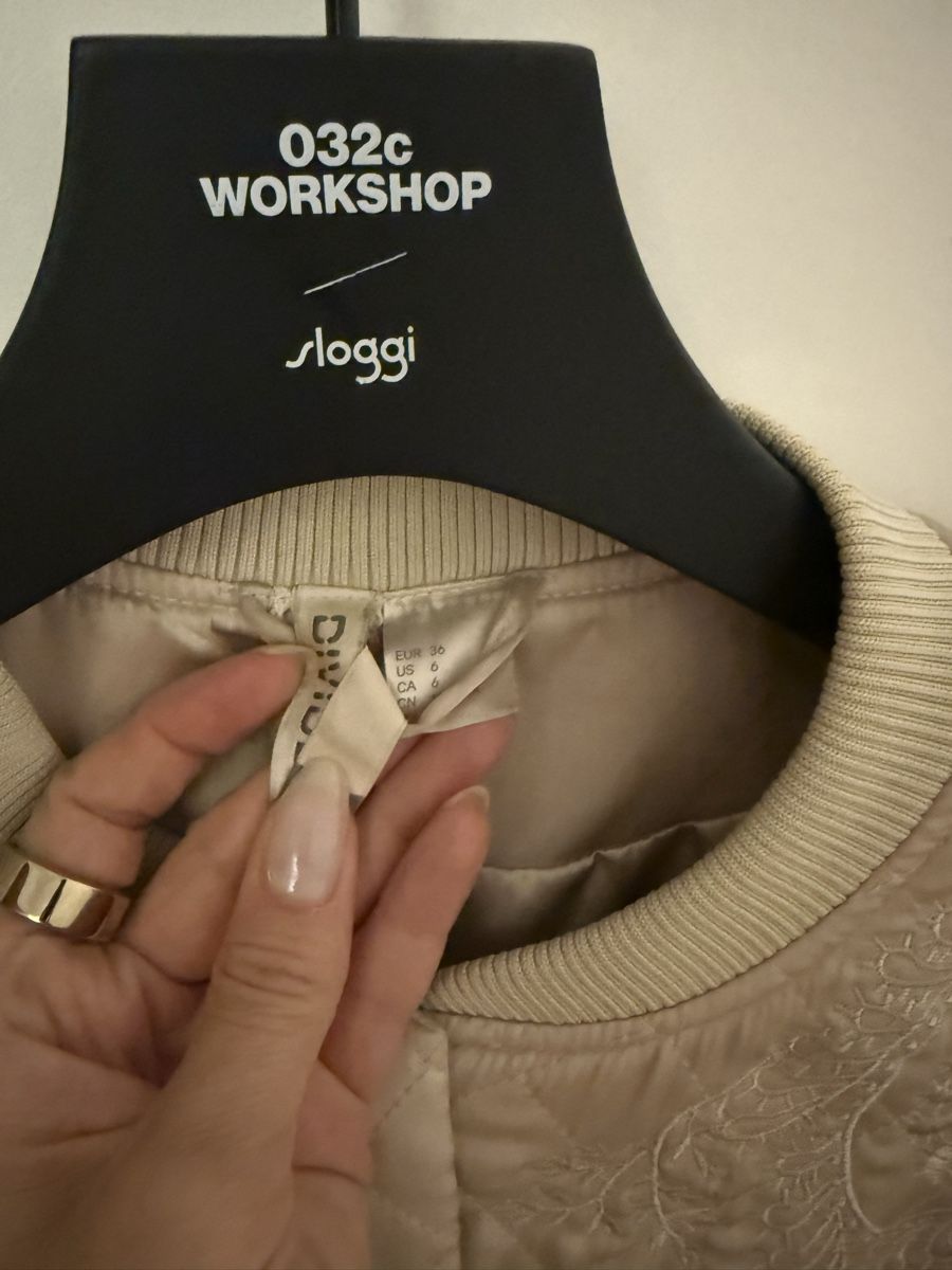 H&M Jacken: Steppjacke beige Grösse 36 bestickt – Gebraucht aus Zürich von rubi_sk 3