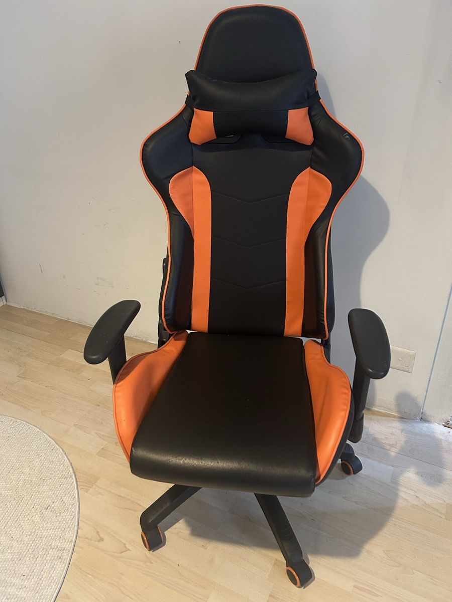 Stühle: Gaming Stuhl – Gebraucht aus Schinznach Dorf von Soba