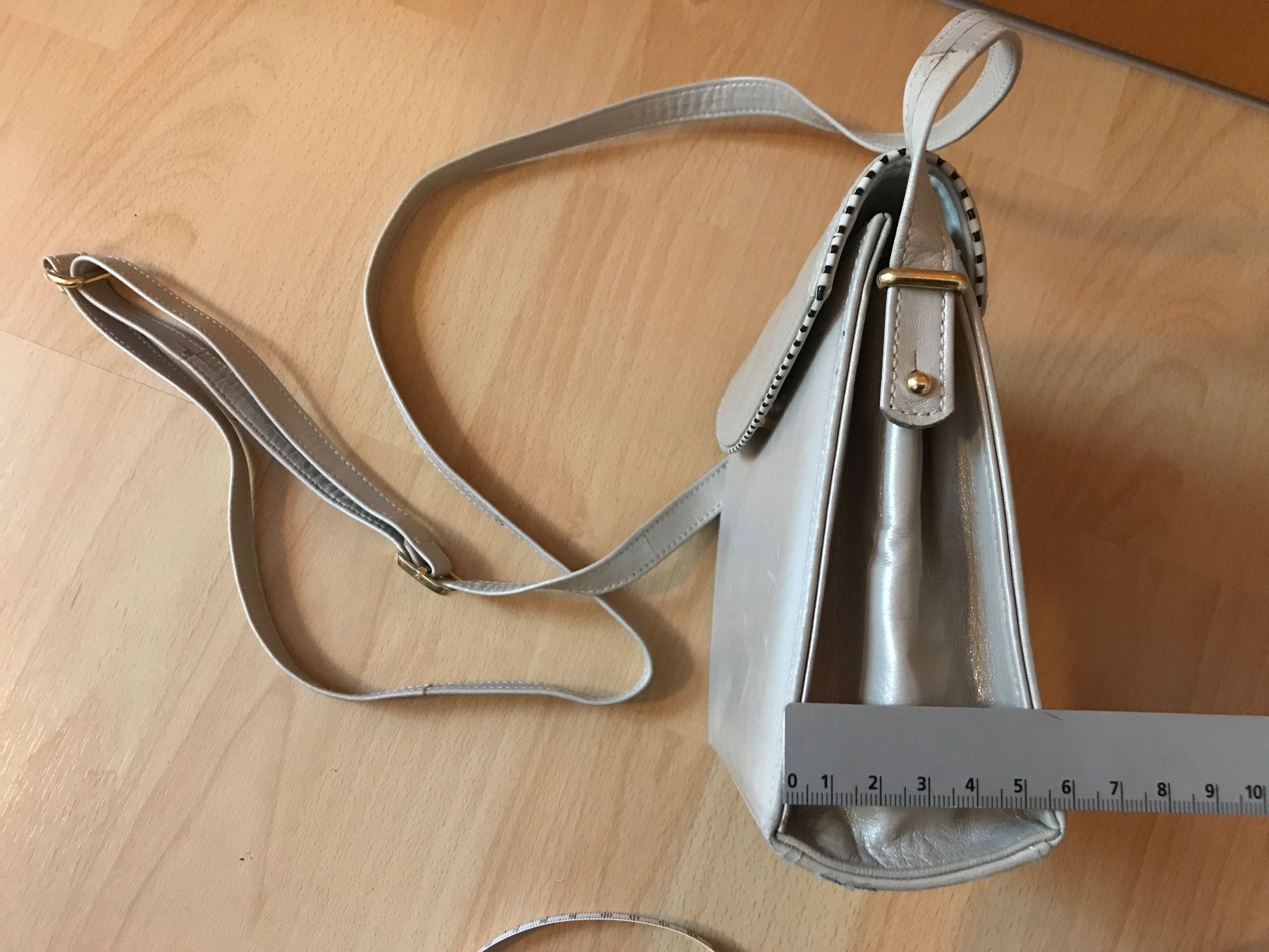 Kaiser Taschen für Damen: Kleine Handtasche Marke Peter Kaiser hellbeige – Gebraucht aus Oberglatt ZH von Willma7 3