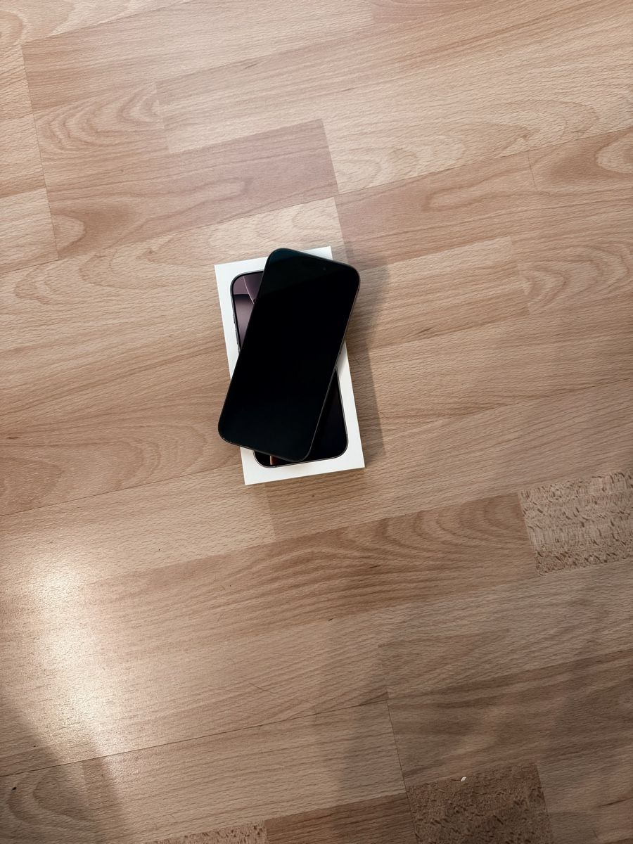 Apple Telefoni cellulari / Smartphones: Iphone 16 Pro 128GB Titane Desert – Usato da Egg b. Zürich venduto da Stence-76 1