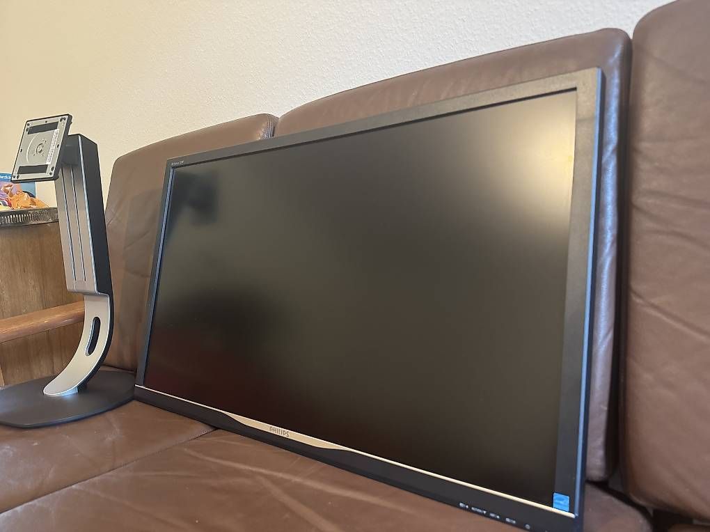 Monitor: 32" Monitor von Philips  – Usato da Eschenbach SG venduto da emgerold 4