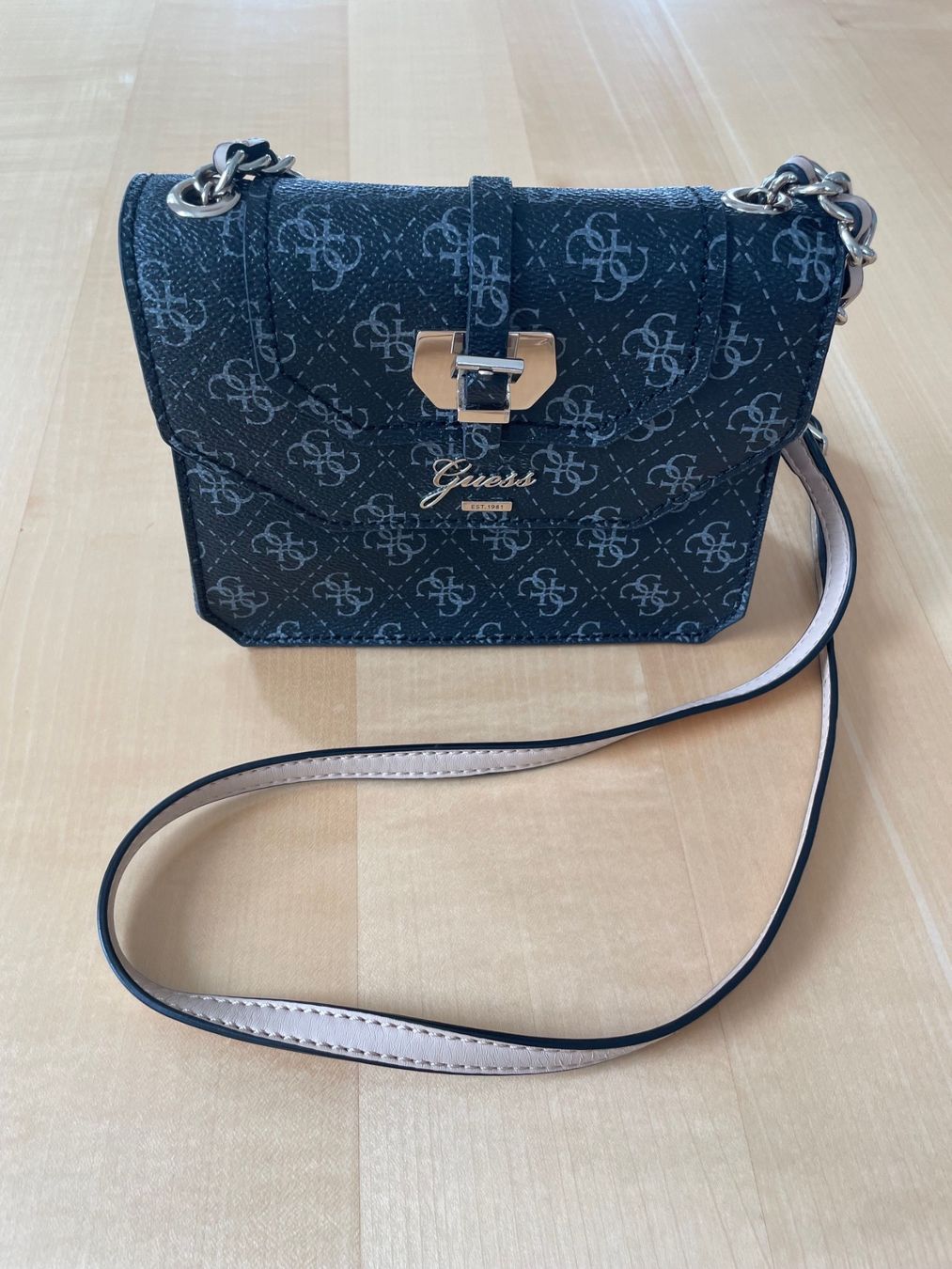 Guess Borse da donna: Handtasche Guess – Nuovo (secondo la descrizione) da Zürich venduto da Carmen06 1