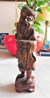 Vintage Asiatische  Figur aus Holz .