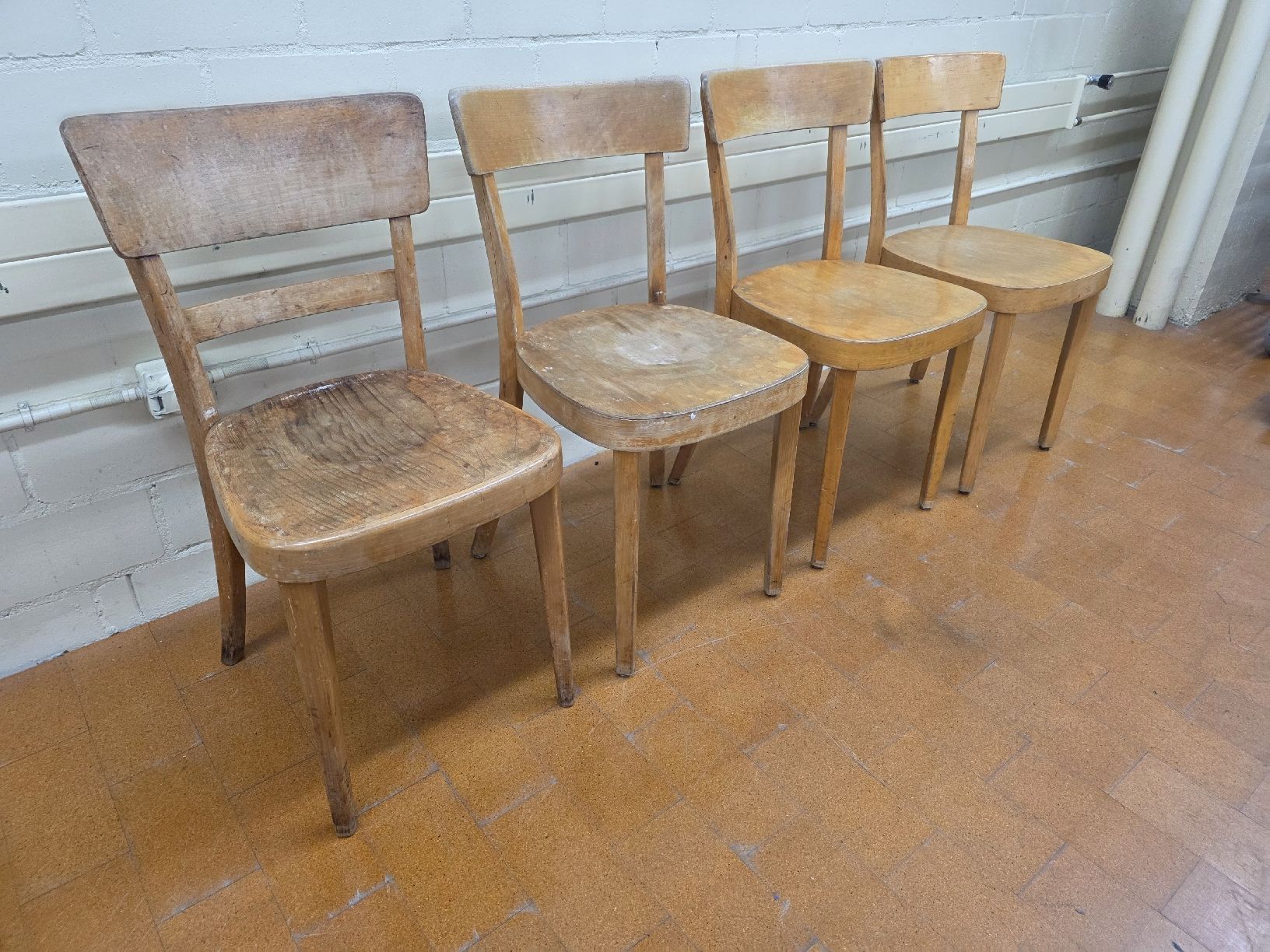 Horgen Glarus Sedie: klassische Vintage Stühle Horgenglarus – Usato da Lichtensteig venduto da Usedinstorecom 3