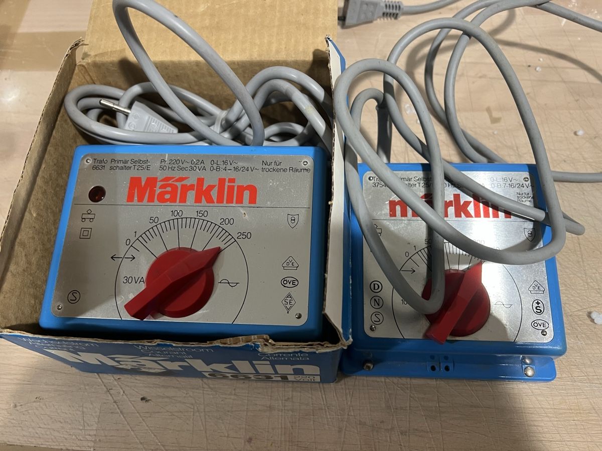 Märklin Modellini di ferrovie: Märklin Trafos 6631 + 6575 - – Usato da Dübendorf venduto da Troggy