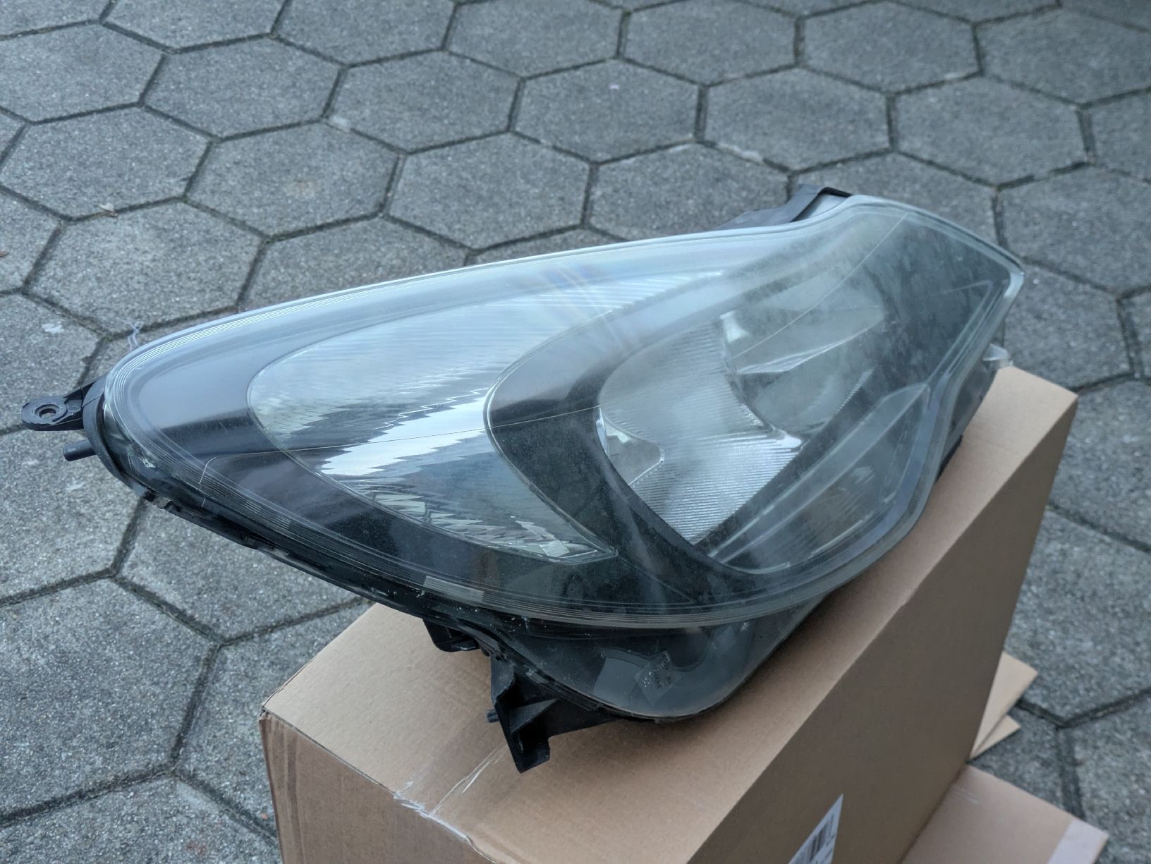 Opel Fari: Opel Corsa D Scheinwerfer Rechts – Usato da Alpnach Dorf venduto da giz_q88l 2