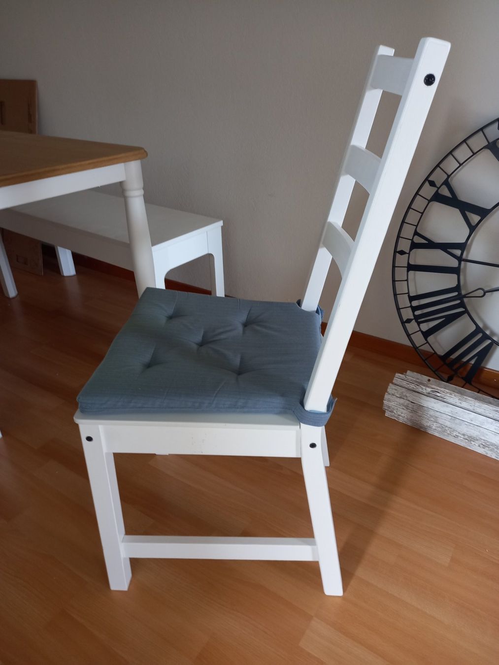 Ikea Set de table et chaises: Kombination Tisch, 4 Stühle und Sitzbank – D'occasion à Lyssach par korgull 2