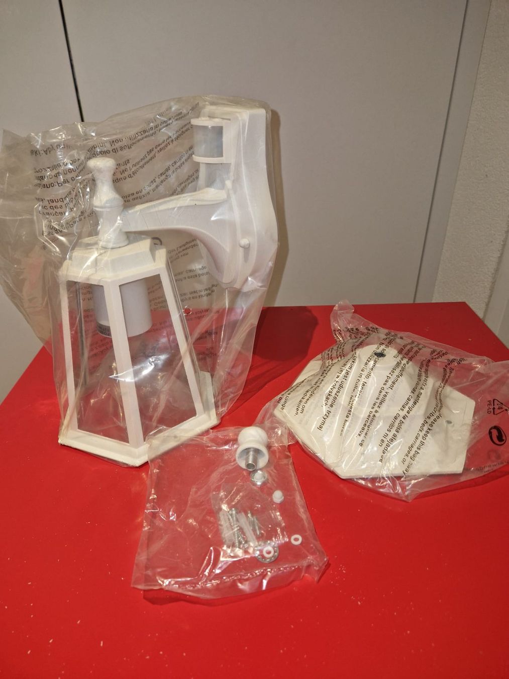Lampade: Lampe extérieure style "Paris" blanche – Usato da La Sarraz venduto da Torog666 1