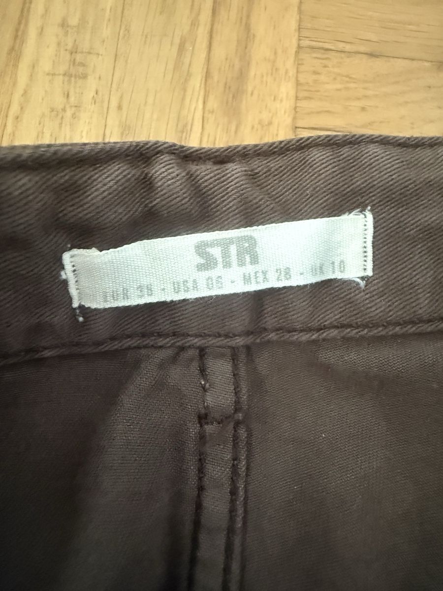 Stradivarius Pantaloni: Pantalon cargo marron STR – Usato da Vernier venduto da DubasNicole 2