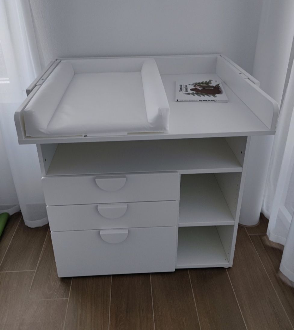 Ikea Wickeltisch & Zubehör: Wickeltisch weiss – Gebraucht aus Wetzikon ZH von masterzb