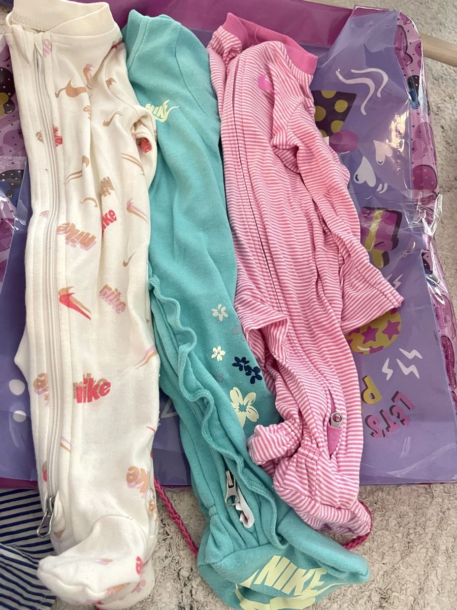 Nike Lotti & Set di vestiti: Babyset 0-3 Monate – Nuovo (secondo la descrizione) da Rotkreuz venduto da lib_82lk 1