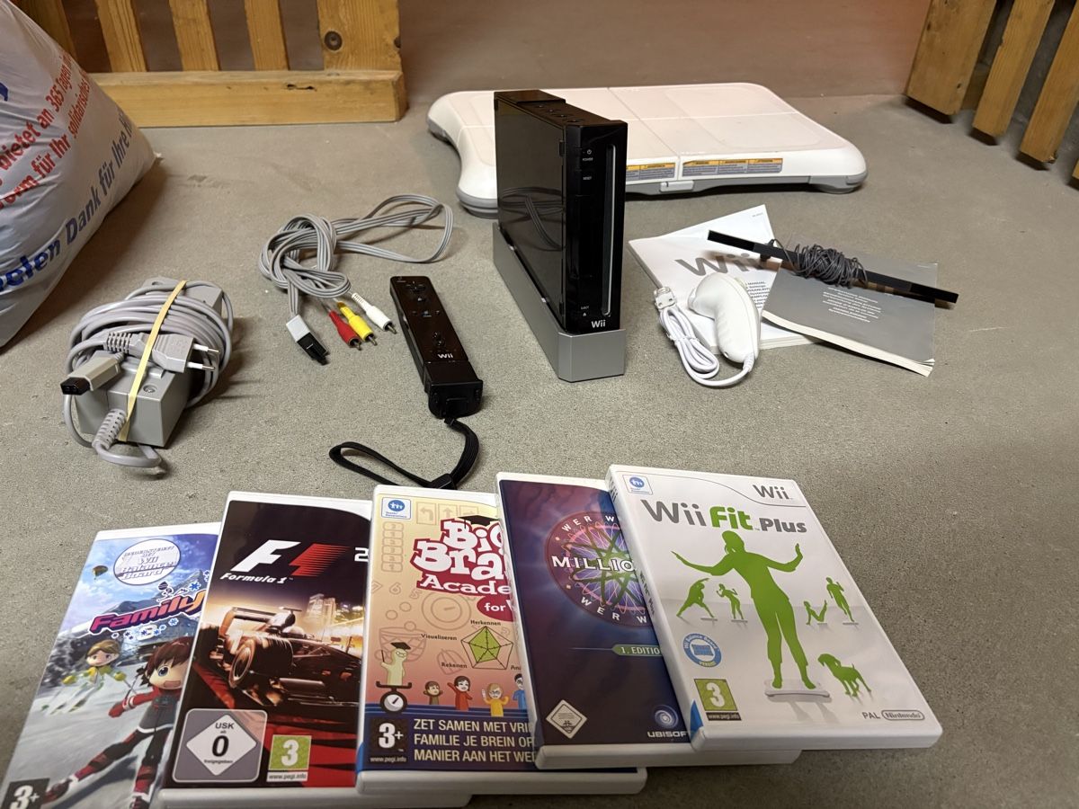 Nintendo Wii Konsole komplett Set mit Zubehör (Gebraucht) in Zürich für ...