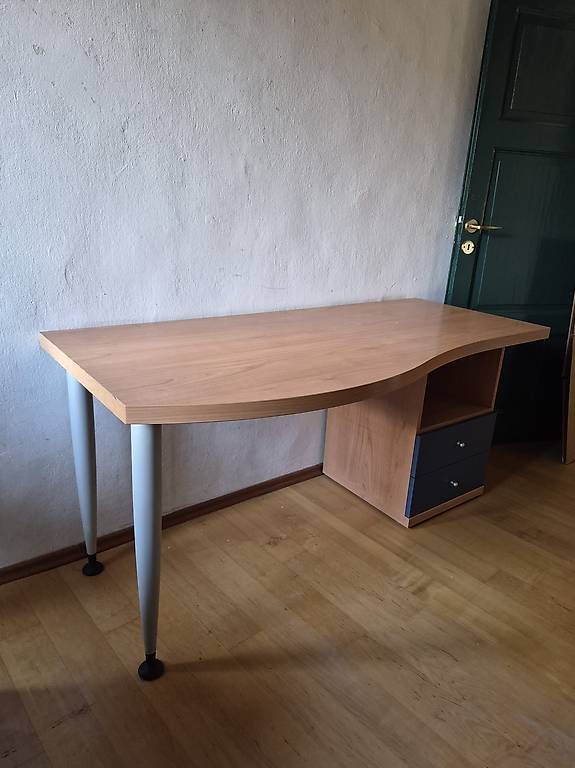 Schreibtische: Scrivania con cassettiera – Gebraucht aus Mendrisio von RiccardoMarengo 3