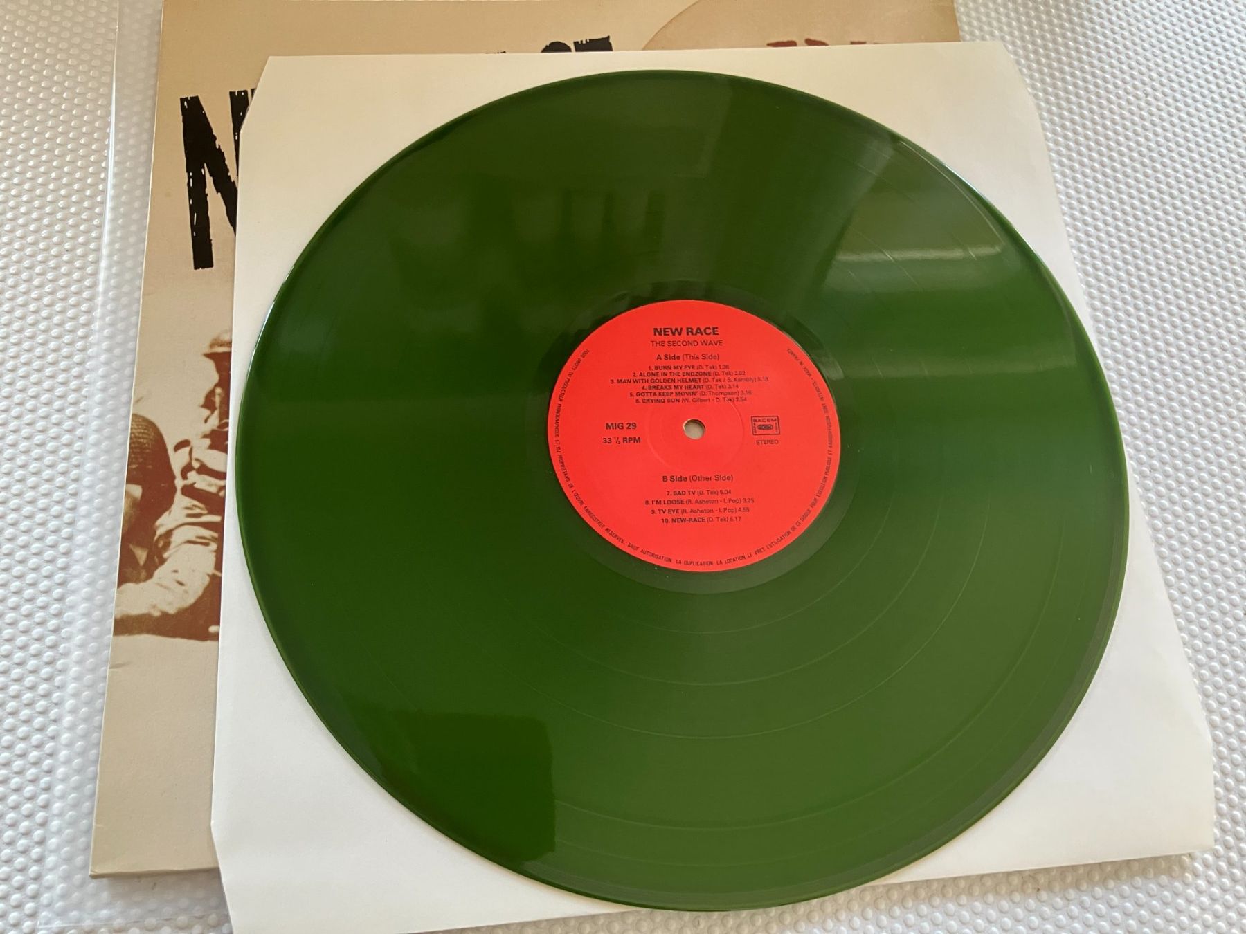 Schallplatten: New Race – Gebraucht aus Aarwangen von Jukebox3 8