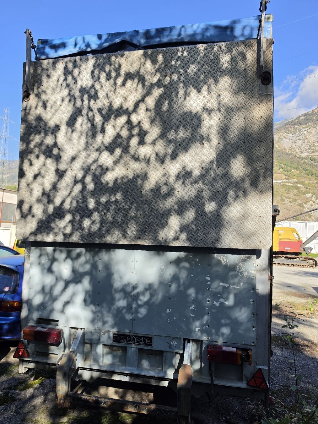 Remorques: Tieflader-Sattel Sachentransporter – D'occasion à Lenzburg par Florina55 5