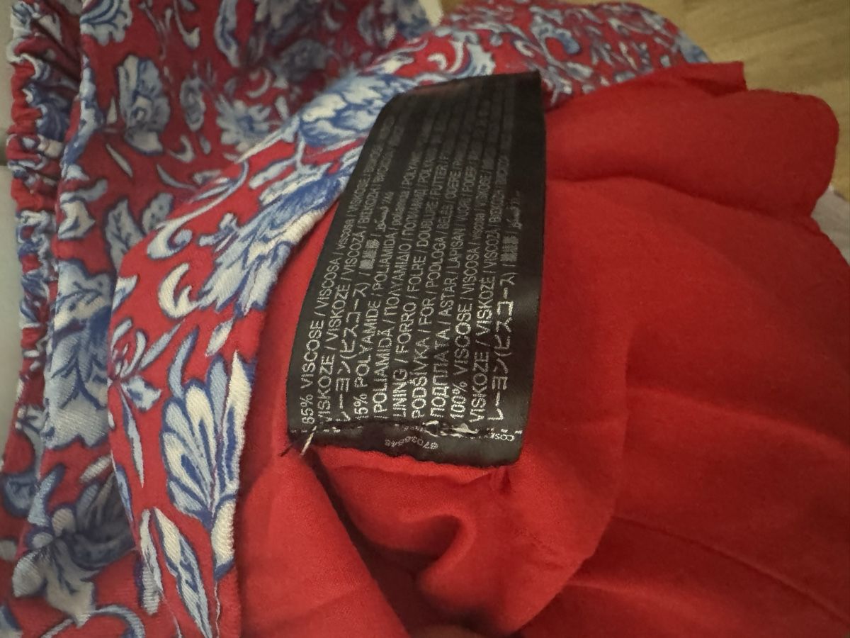 Mango Kleider: Robe mini Mango rouge à fleurs bleues – Neu (gemäss Beschreibung) aus Meyrin von mai_pl7s 3