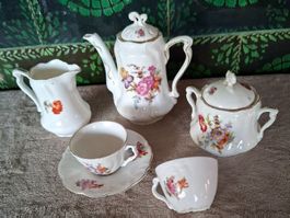 Antikes Puppengeschirr aus Porzellan mit Blumenmotiv um 1920