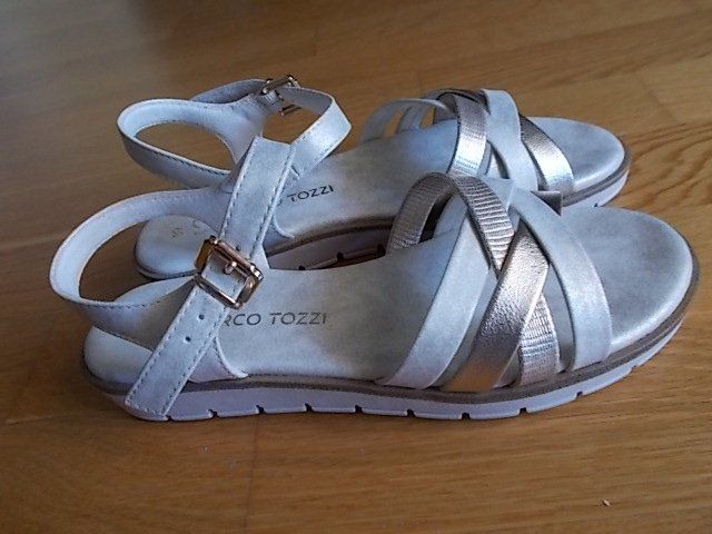 Chaussures femmes: Neue Sandalen Marco Tozzi Gr.39 – Neuf avec emballage d'origine à Chexbres par indi03 1