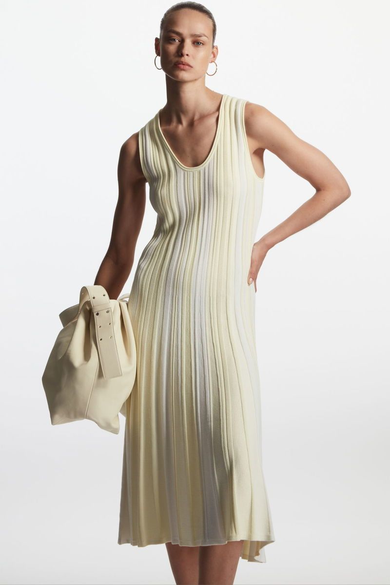 Cos Vestiti: Cos Elegant Midi Dress – Usato da St.Josefen venduto da lop_lh8d 3