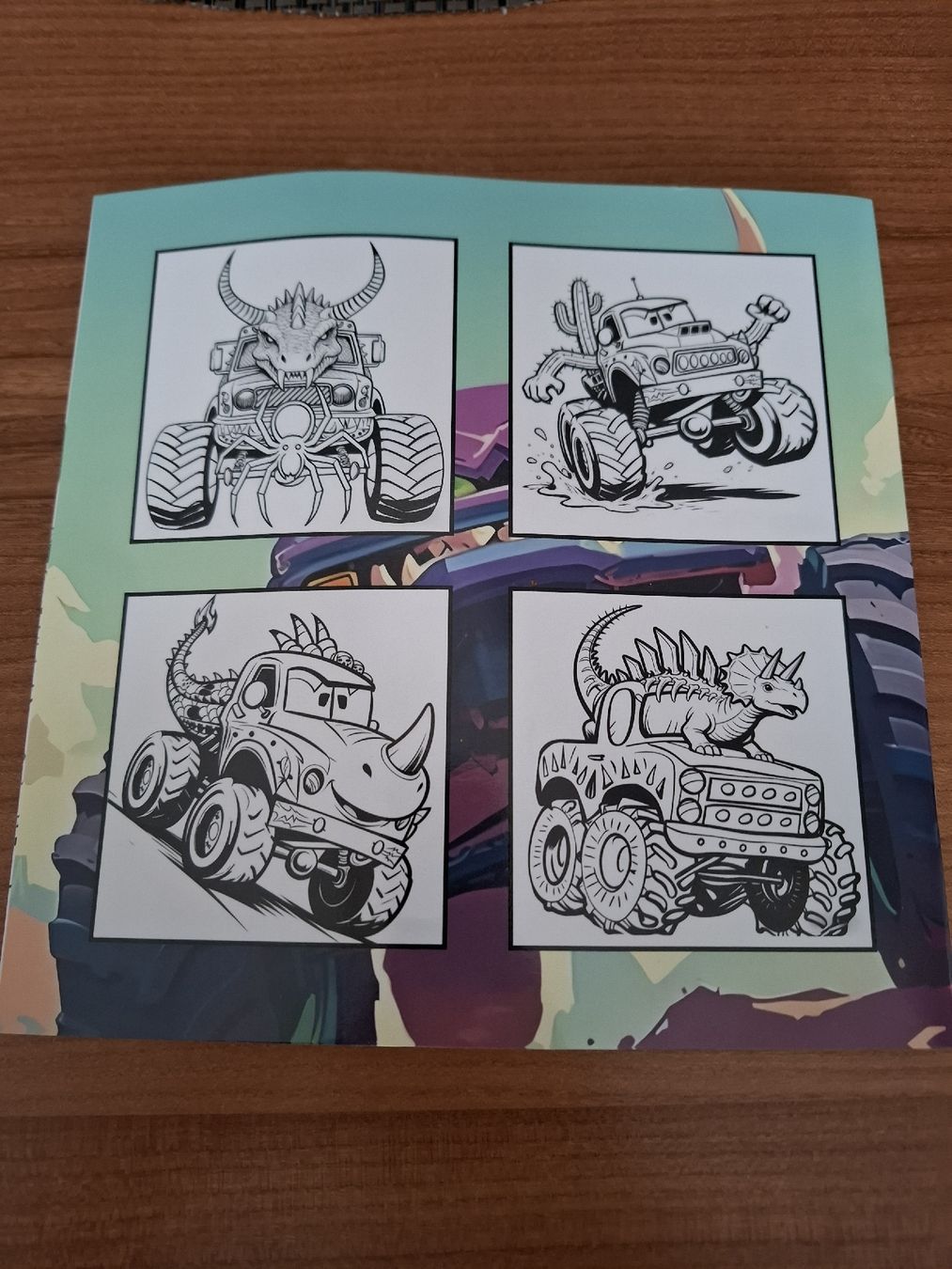 Livres: Malbuch Monster Trucks & Dinos - Neu. – Neuf avec emballage d'origine à Aarberg par Happy058