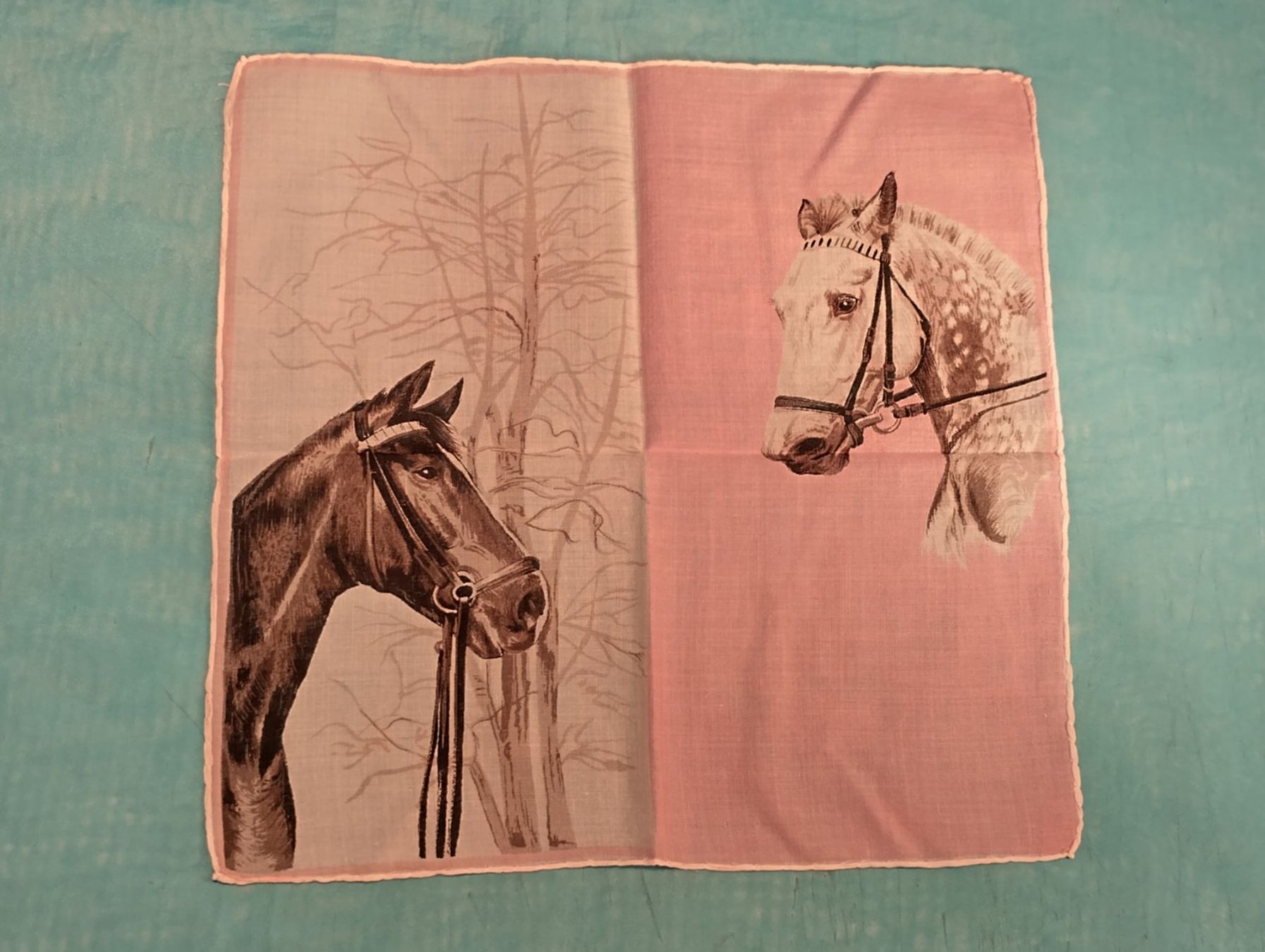 Autres vêtements & accessoires: Taschentuch, 2 Pferde – D'occasion à Bellach par JingleCherry 1