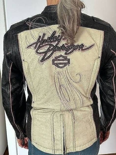 Jacken: Original Harley Davidson Damen Leder Motorradjacke – Gebraucht aus Wallisellen von Danro