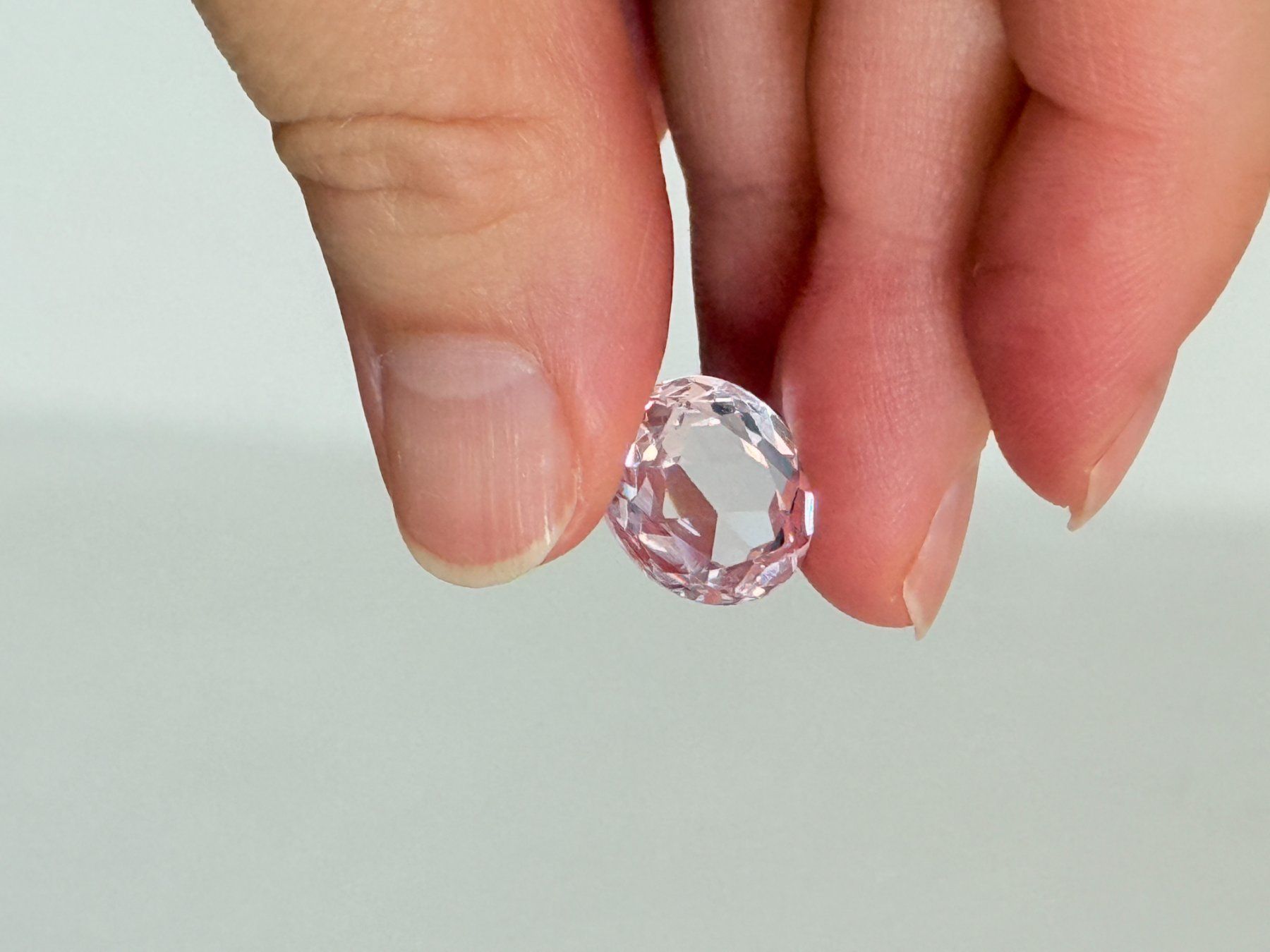 Pietre preziose: Certified 17.70 Ct Oval Cut Loose Gemstone – Nuovo e nell'imballaggio originale da Genève venduto da AWWA 4