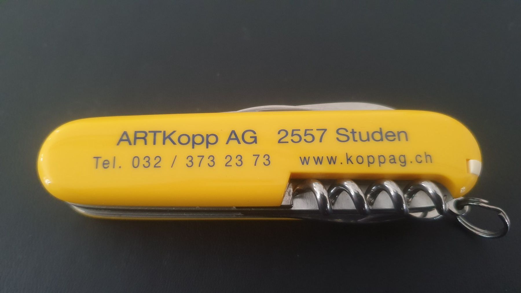 Victorinox Coltelli tascabile: 4 Victorinox Sackmesser mit Logo – Nuovo (secondo la descrizione) da Härkingen venduto da MarianneSi 1