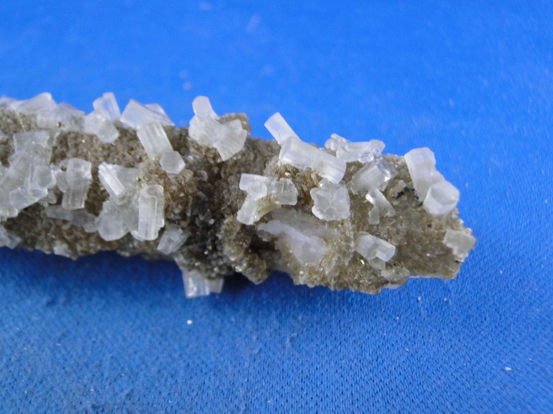 Minerali & Pietre curative: Apatit auf Quartz – Usato da Schinznach Bad venduto da Demerald 3