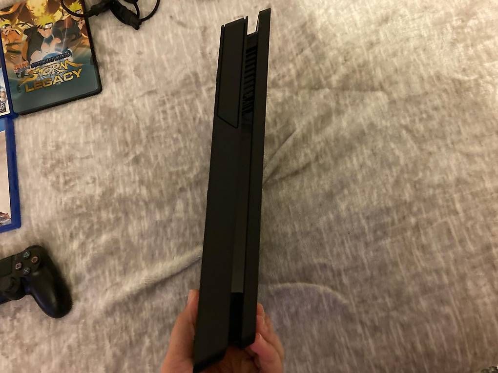 Console: Sony PlayStation Slim 4 – Usato da St.Gallen venduto da Piran65 3